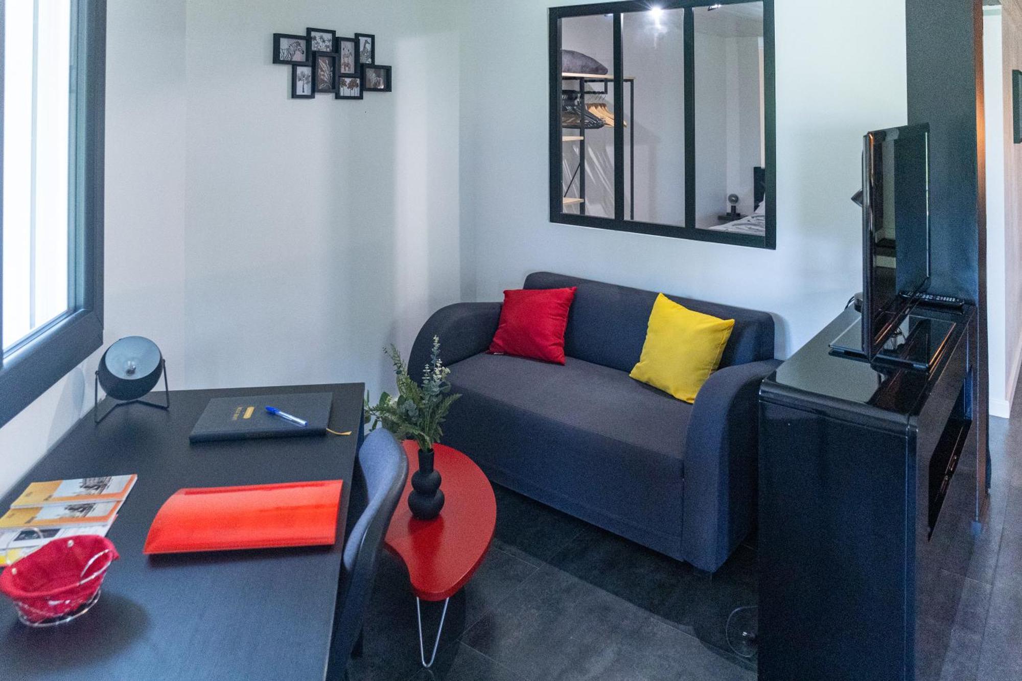 Comme Dans Un Ecrin - T2 De 50 M² Avec Jardin, Terrasse Et Piscine Lägenhet Vernaison Exteriör bild